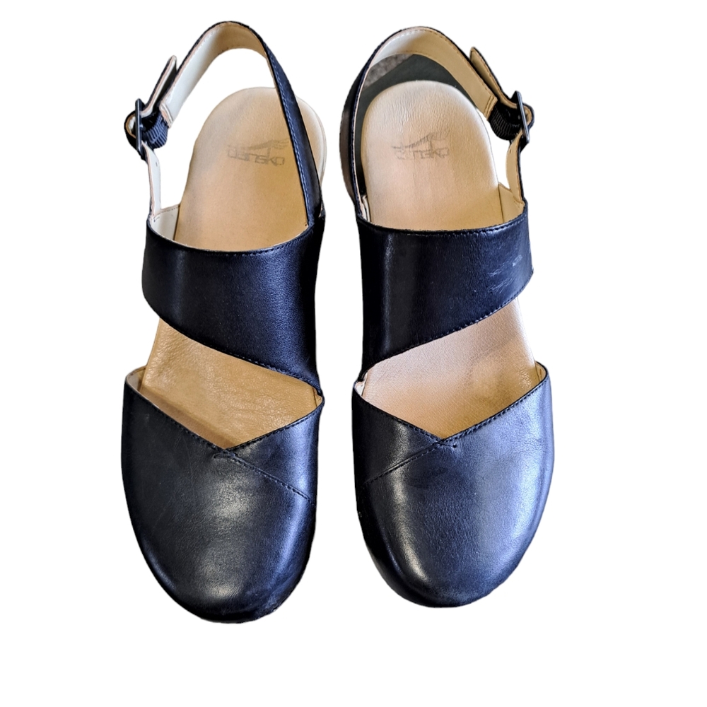 Dansko Ladies Black, strappy clog/sandal. Sz 42, buckle closure.
